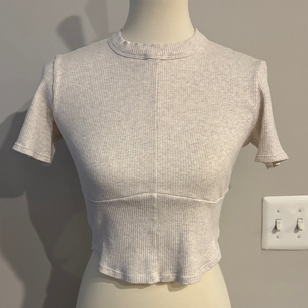 Fabletics Light Gray Ribbed Crop Top - image 1